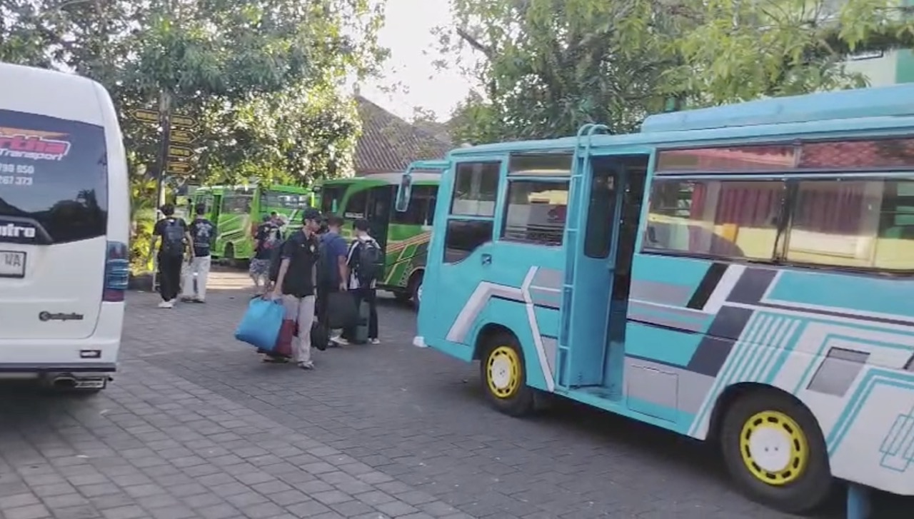 Pemulangan Santri Libur Lebaran, Pondok Al-Hidayah Sediakan Armada Bus dan Terapkan Sistem Scan Barcode untuk Pendataan